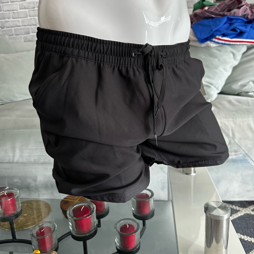 Men’s shorts - Picture 2 of 4